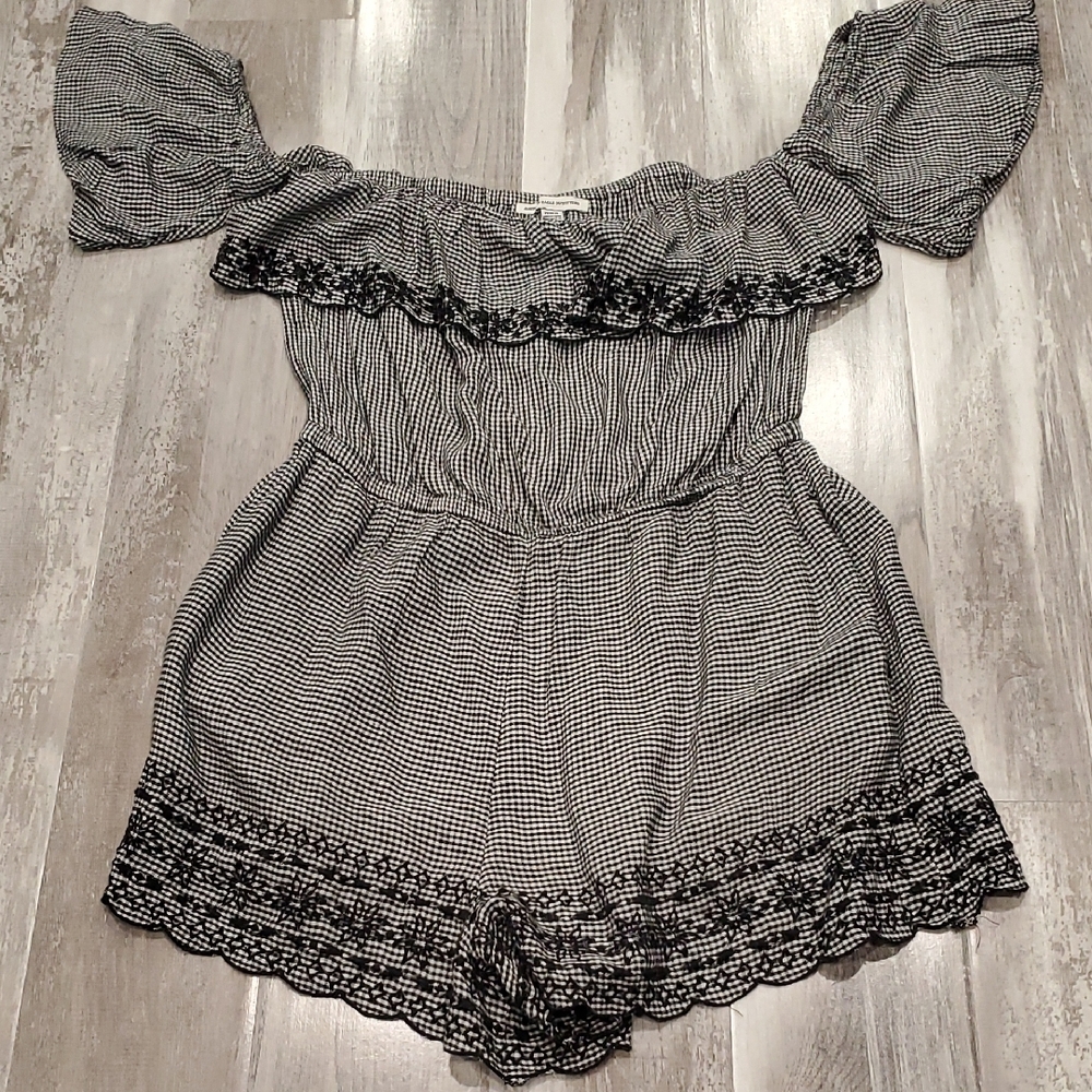 American Eagle Outfitters Black and White Off-Shoulder Romper Medium
